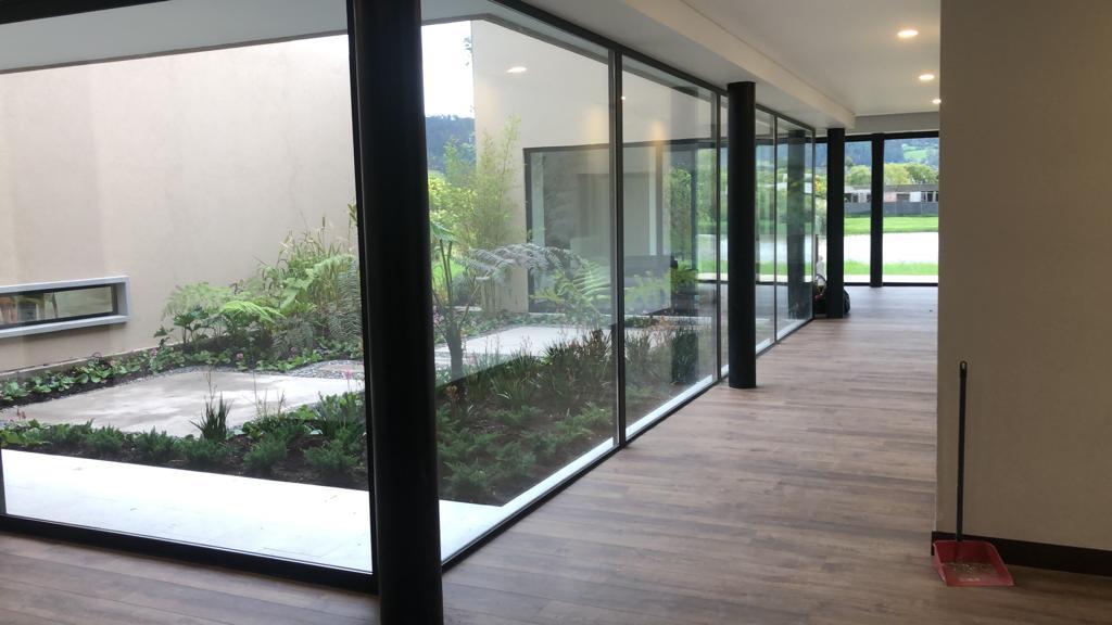 Oficinas estilo industrial en Bogotá Norte construidas en Steel Framing por Rappicasa